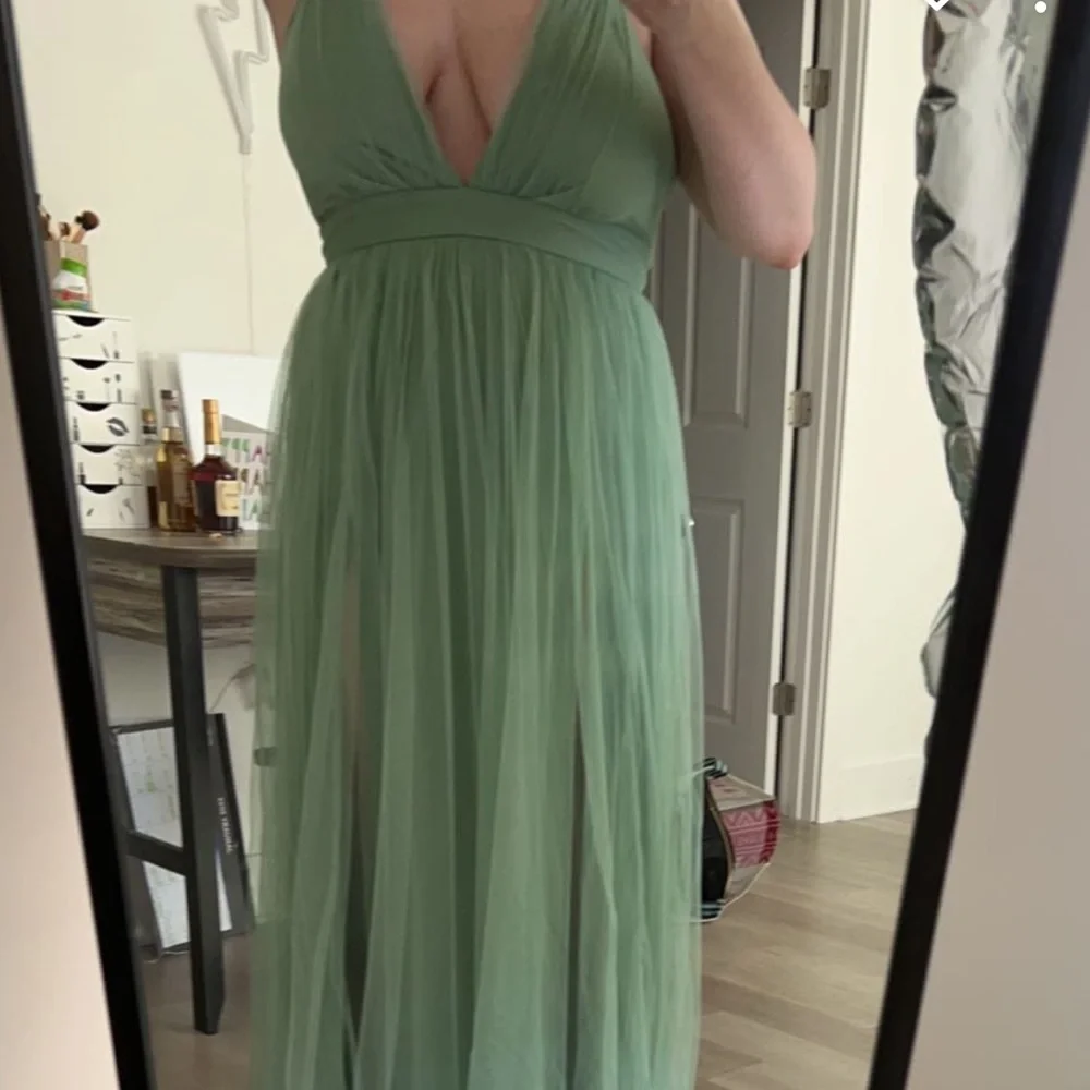 Windsor green saylor formal/ prom dress size 12, perfect for weddings or prom - Picture 1 of 3